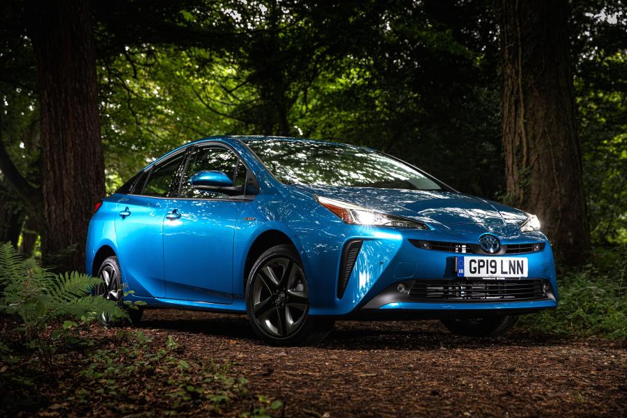  Toyota Prius 2019 года  (UK) (фото 14 из 37)